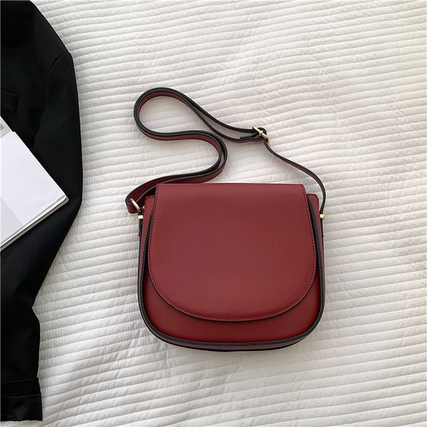 

designer bags shoulder crossbody bag with simple and retro flap 24cm