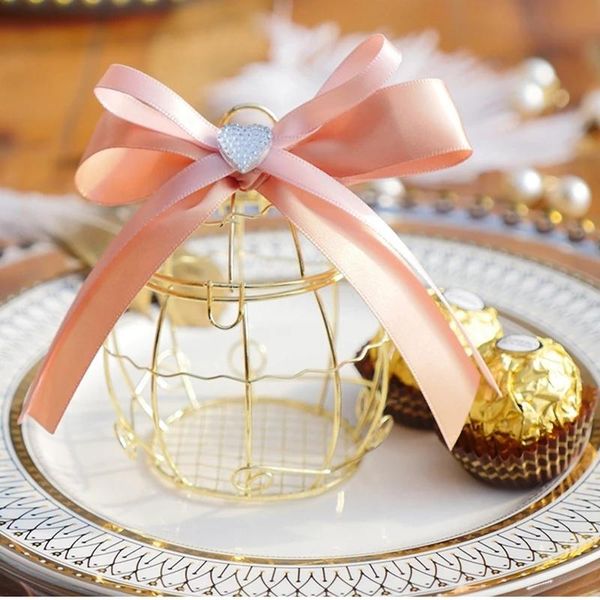 Confezione regalo 30 pz / lotto Mini metallo oro vintage retrò gabbia per uccelli scatole di caramelle Baby Shower scatola di favore per gli ospiti festa di compleanno souvenir regalo