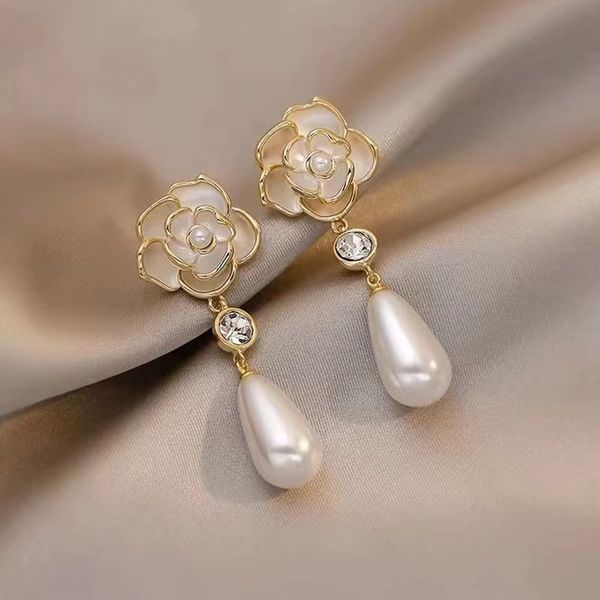 

south korea dongdaemun drip oil camellia stud french retro pearl long earrings fashion ol high-end earrings, Golden;silver
