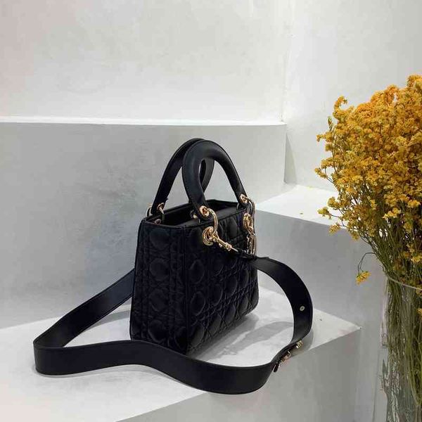 

women's fashion personality trend brand bag wholesale 2022 new handbag lingge tote