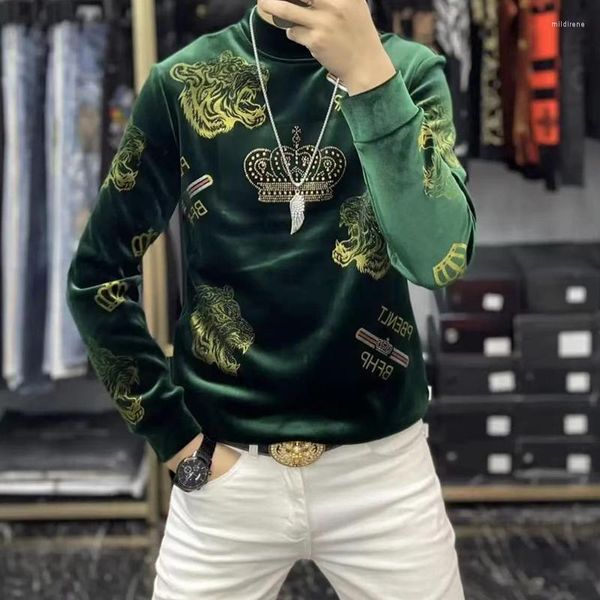 Camisetas masculinas de veludo verde de luxo masculas camisetas T para Tiger Velvet Pullover Designer incomum Roupas elegante 2022 Mil Crownmen MIL