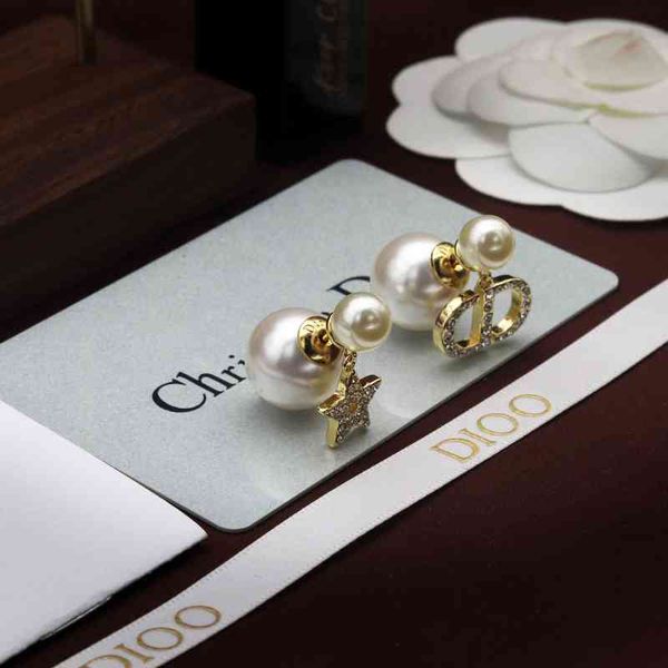 

2022 factory wholesale new new pearl earrings, Golden