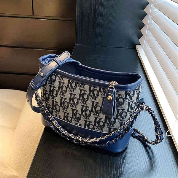 

fashion leisure personalized single messenger small stray 75% off factory sales