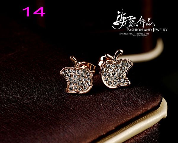 

fashion new designed earring hoop banshee medusa head portrait 18k gold plated women's earring stud ladies designer jewelry ve01, Golden;silver