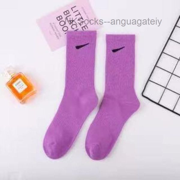 

fashion classic men's hook brand socks middle tube sports moisture absorption sock casual men women luxury wear medium short sportsocks, Black