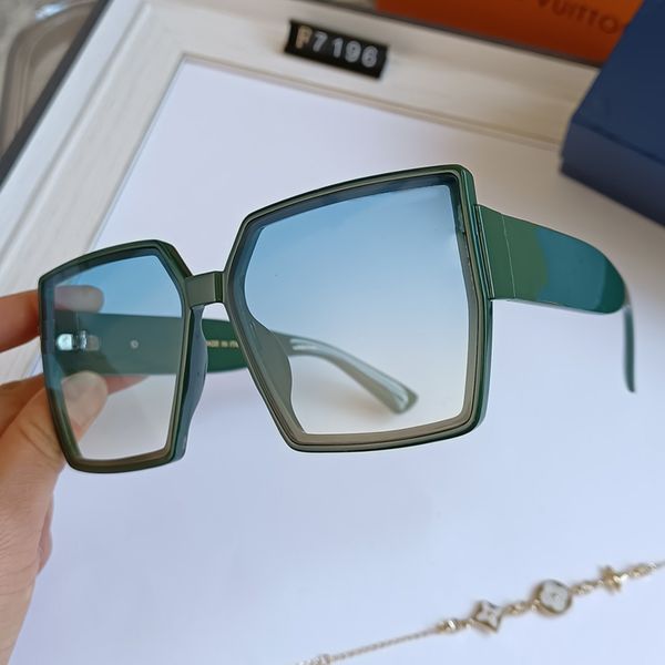

fashion big square sunglasses couple models high-definition polaroid lens ultra-light frame wearing no pressure suitable for driving vacatio, White;black