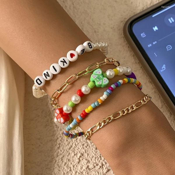 Fios de miçangas Diezi Vintage Multicolor Mercas de acrílico Bracelets de pérolas para mulheres letras de borboleta artesanais