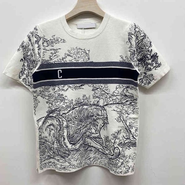 

coat sweaters 2022 summer new animal jungle embroidery knitted short sleeve design fashion chinese style blouse women, White;black
