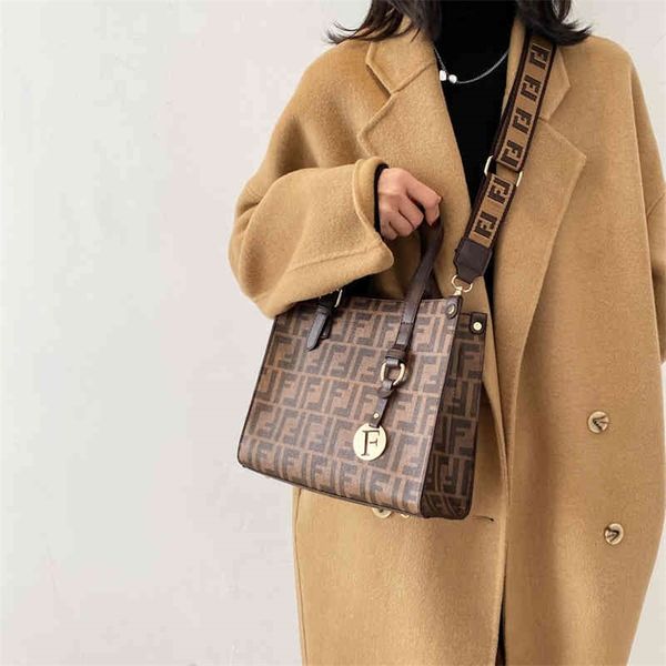 

women's new fashion in autumn and winter versatile texture single diagonal large capacity portable tote clearance outlet sale