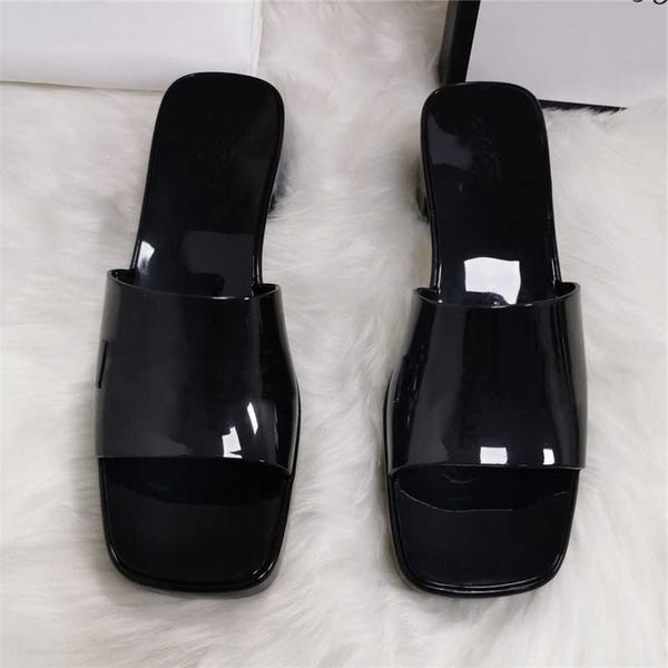 

women slippers thick bottom sandals chunky rubber slides platform alphabet lady slipper bright leather heel sandal fashion beach shoes pvc, Black