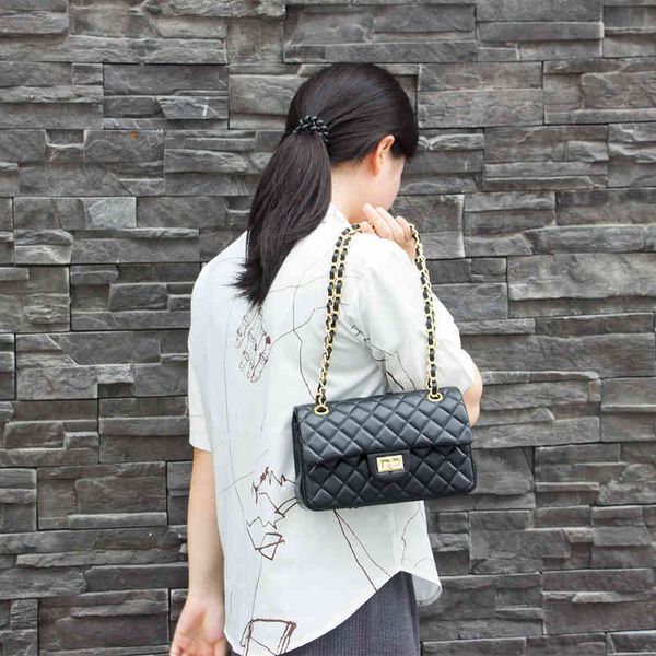 

a popular style soft chain fashion small square luxury ladies shoulder bag