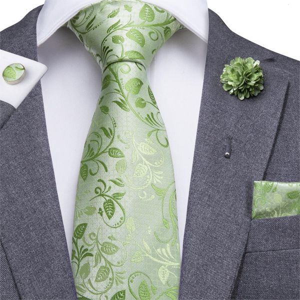 Cravatta in seta da uomo Cravatta verde erba Cravatta floreale Fiore all'occhiello Fazzoletto Gemelli Set Cravatta da sposa per lo sposo 8,5 cm