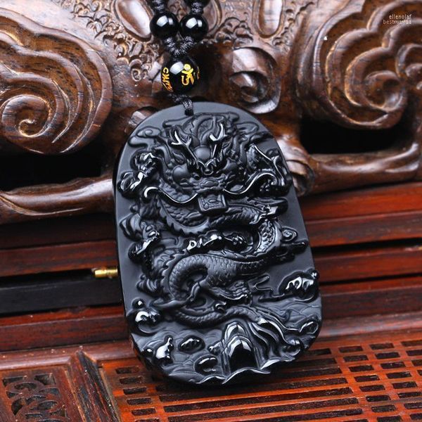Colares pendentes Moda Colar de obsidiana Natural Black Um dragão zodíaco esculpido MASCOT CHINE MASCOT FECHADA LUTA LUTA PARA MAN ELLE22