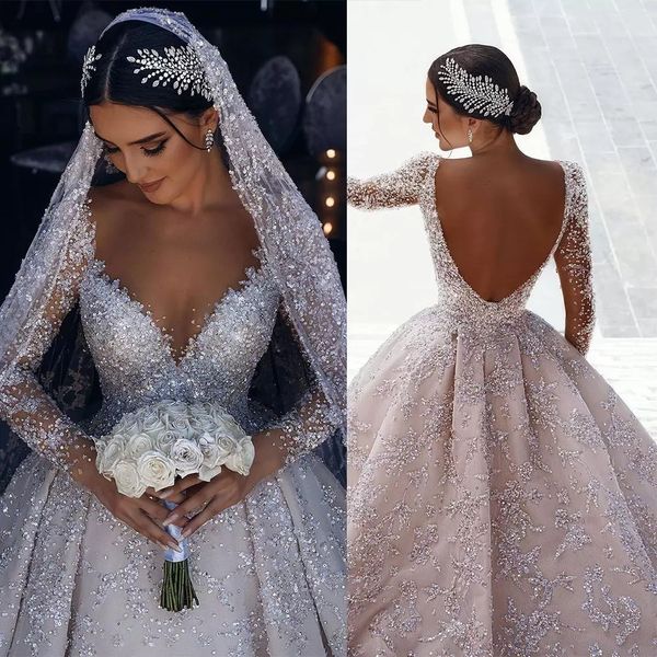Luxuriöse Ballkleid-Brautkleider, sexy, trägerlos, Rüschen, rückenfrei, Spitze, lange Ärmel, V-Ausschnitt, Perlen, Pailletten, Applikationen, Diamanten, arabische Brautkleider