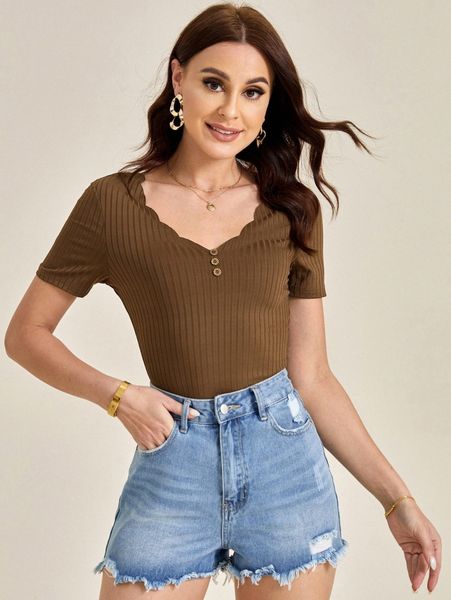 

scallop edge v-neck button detail rib-knit tee m4r8#, White