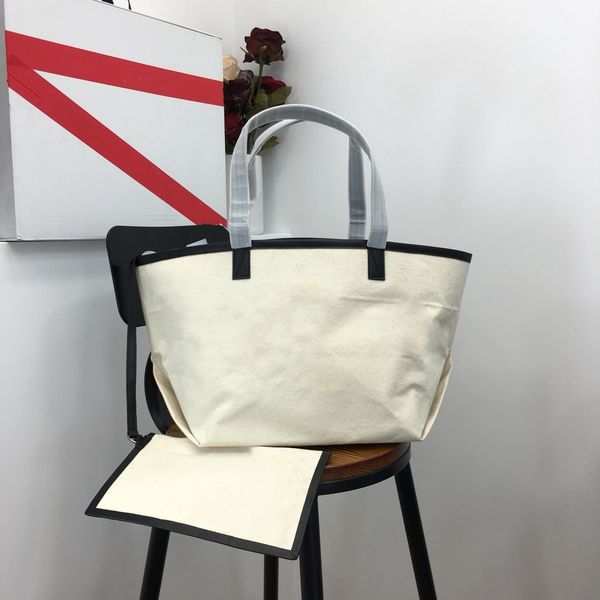 

designer brand latest style shopping bag beach bag simple atmosphere essential piece for holiday travel