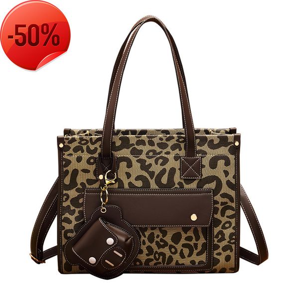

luxury designerfashion printed commuter women's large capacity new handbag 2022 spring summer fashion leopard print tote bag one should