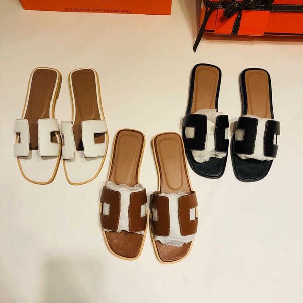 

2021 latest classic ladies sandals summer luxueux casual slippers flip flops flat beach shoes size 35-42, Black