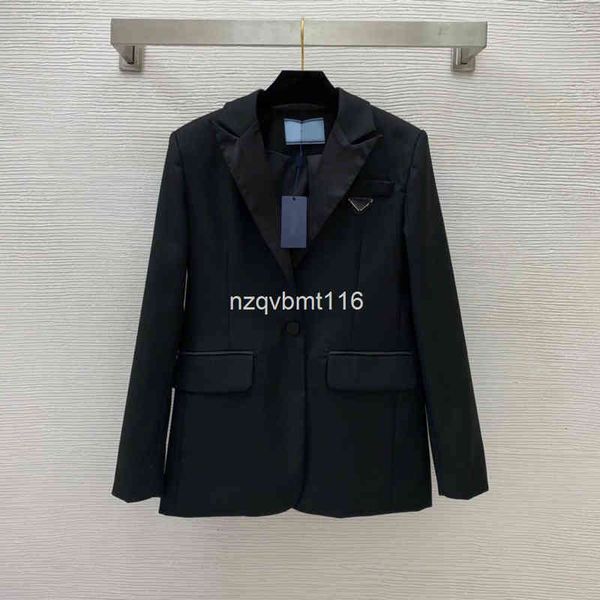

men's suits & blazers 22 metal triangle badge acetic acid fabric splicing lapel back sequin embroidered coat, White;black