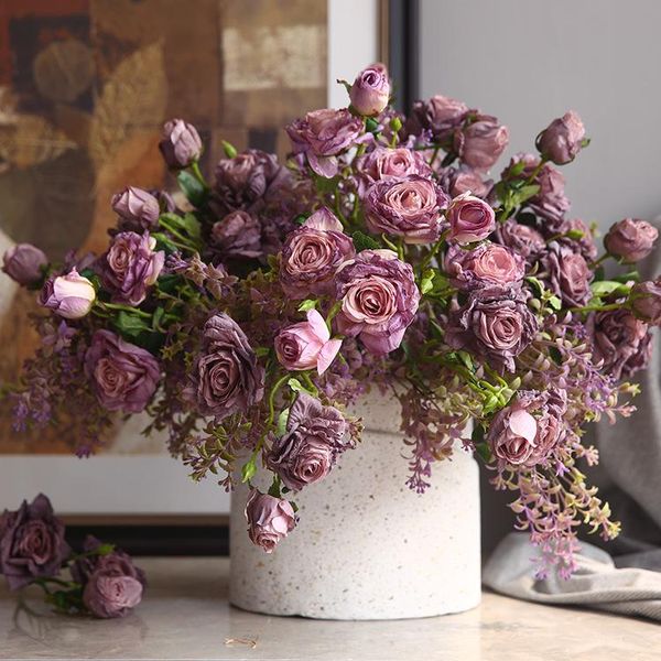 Decorazione per feste Pittura a olio vintage Bordo bruciato Tavolo da salotto con fiori finti rosa viola artificiale con vasoParty