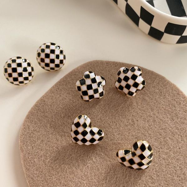 

clip-on & screw back vintage black & white plaid geometric round heart drop clip on earrings non pierced for women lattice statement ear, Silver
