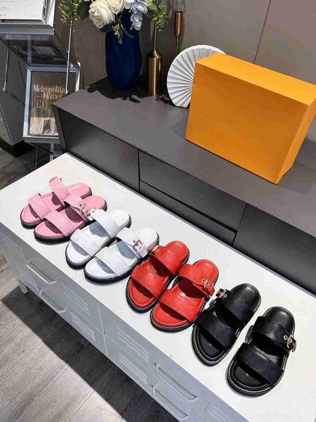 

2022 elling ladies classic luxury casual sandals simple embossed style slotted open toe slippers women's summer new versatile comfortab, Black