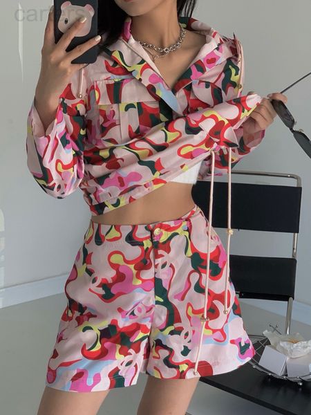 

two piece dress designer ouyangzhou 2021 small fragrance camouflage zhou xun same breathable thin coat jacket + shorts sunscreen suit wyu1, White