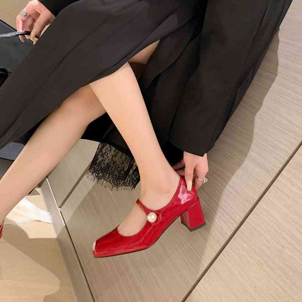 

dress shoes designer luxury different from the ~miu mary jane shoes in market, women's with one-line buckle, cow patent lear, red squar, Black