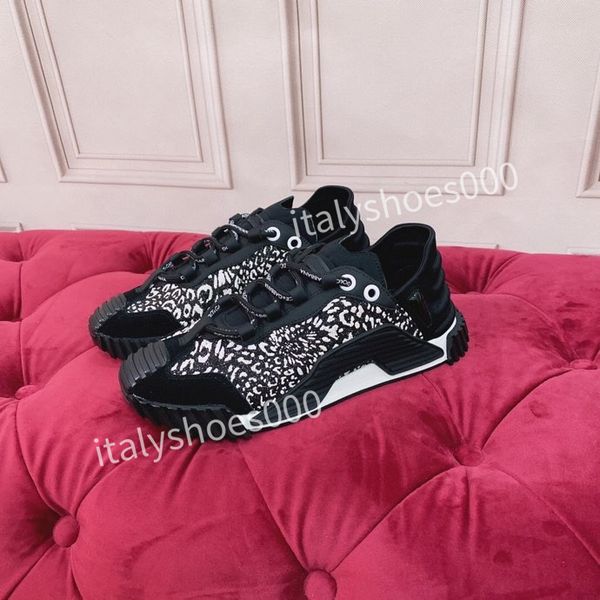 

2022 italy bee casual shoes women white 35-41 flat leather shoe green red stripe embroidered tiger snake couples trainers hc210424, Black
