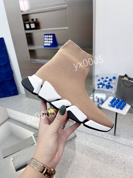 

designer casual shoes platform black men woman trainer runner sneaker sock shoe master embossed lady womens speeds booties paris ly220111