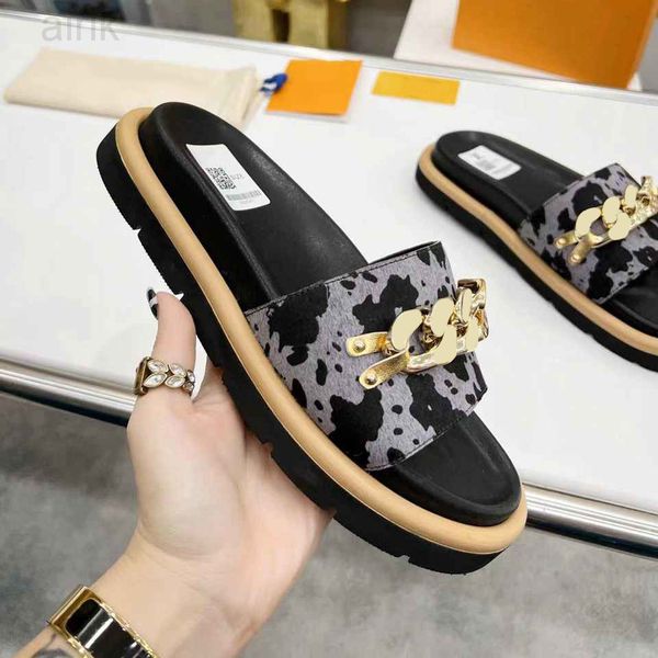 

2023 famous classic sandals fashion slippers latest custom horsehair series men and women shoes beach home couples casual slippers with box, Black