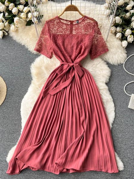 Vestidos casuais mulheres elegantes vestido de renda de renda de verão costura oca de manga curta mulher plissout gole de túnica longa de túnica longa