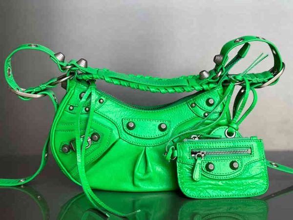 

purses outlet new locomotive armpit three in one month tooth oil wax leather rivet half moon dumpling bag burst crack