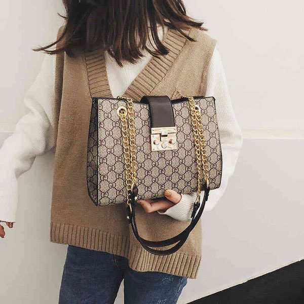 

2022 luxury bags female version simple versatile lock chain bag atmosphere one messenger bag
