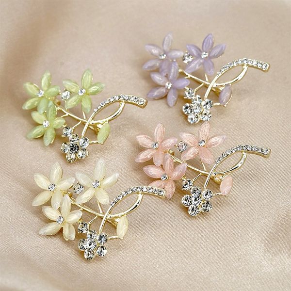 Broches de flores de strass da moda para mulheres Crystal Metal Suit Corsage Pins de jóias Acessórios para roupas de jóias