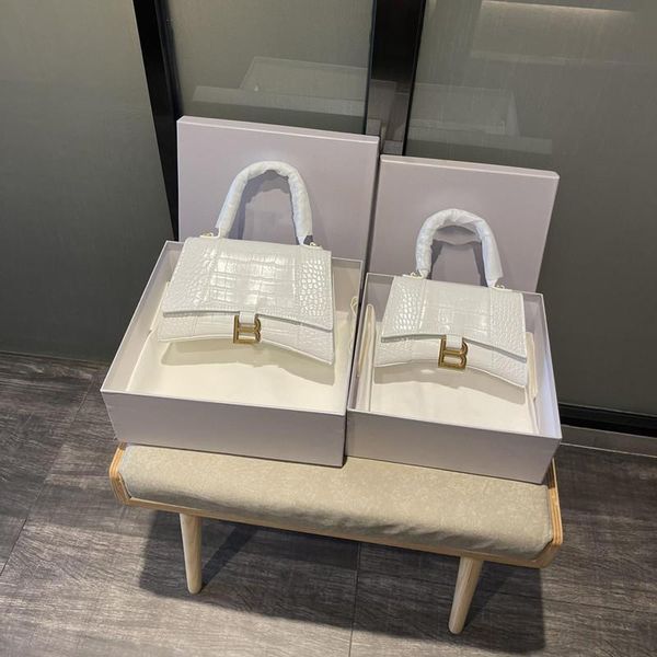 

2021 bags catwalk style designers womens purses classic high-end hardware shoulder bag