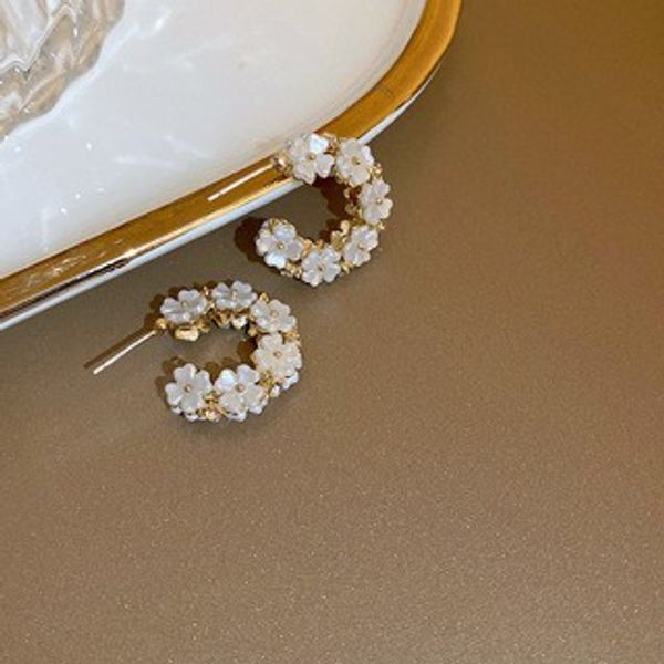 

real gold electroplated silver stud rhinestone-encrusted flower earrings temperamental minority super fairy girl sense earrings mori style s, Golden