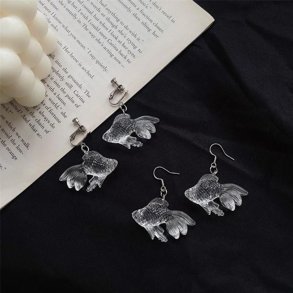 Lustre de lustre transparente mini brincos de acrílico de carpa sortudos para mulheres garotas de animais engraçados Koi Fashion Jewelry 2022Dangle