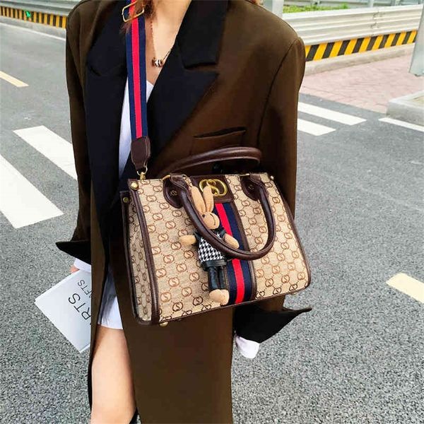 

large capacity women's new fashion old simple atmosphere single messenger tote send pendant design purses online