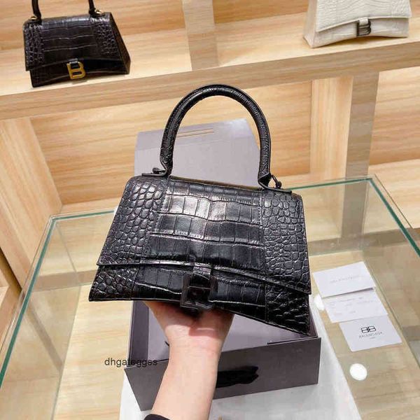 

balencaigass handbags italy handbag new retro leather hourglass bag trend luxury deaigner handbag has 8orc gs02 7bbt e615