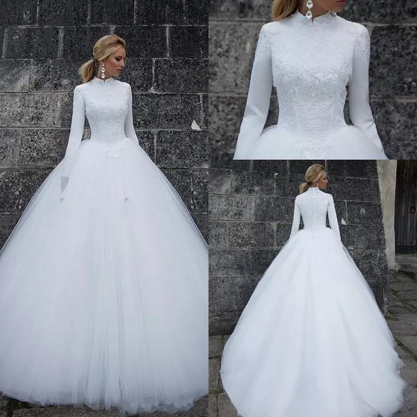 Abiti da sposa musulmani a maniche lunghe Abiti da sposa modesti in pizzo Appliqued A Line Tulle Abiti da sposa Colletto semplice Abiti da sposa Moda Spose Abiti formali Matrimonio CL0391