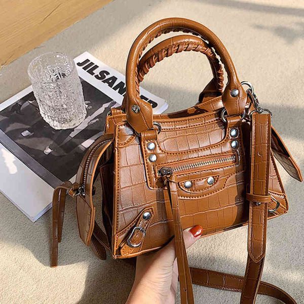 

purses outlet women's 2022 summer new hand street trend motorcycle bag leisure easy to take one shoulder messenger bag