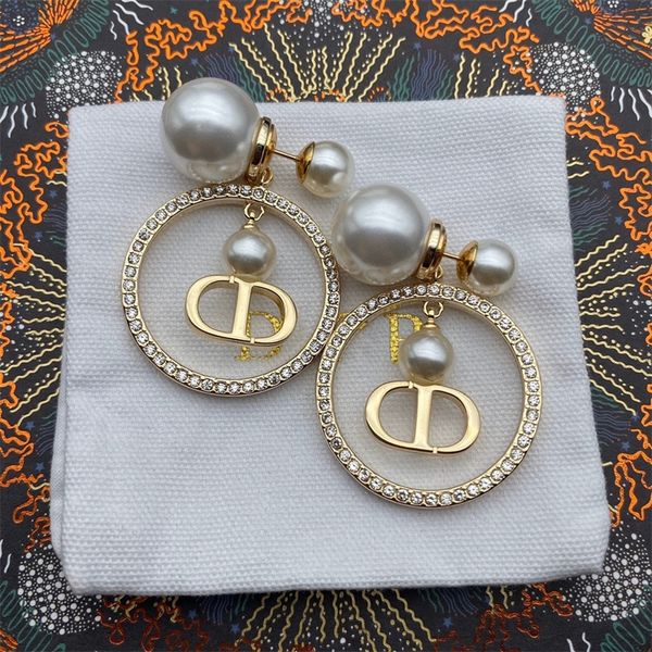 

80% off outlets 2022 new fashion letter earrings female light luxury ring full of diamond pearl earrings, Golden