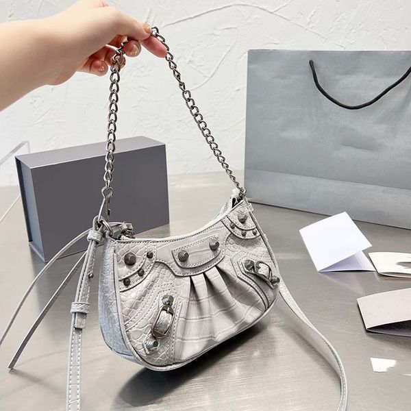 

fashion women shoulder armpit bags ladies crescent bag rivet crossbooy half moon bag alligator chain purse sheepskin leather retro silver ha