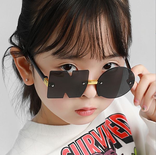 2022 Новые нерегулярные нерегулярные детские солнцезащитные очки.