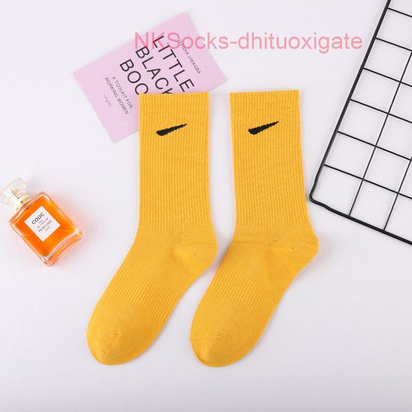 

fashion men's classic hook brand socks middle tube sports moisture absorption sock casual men women luxury wear medium short sportsocks, Black