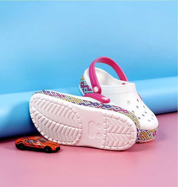 

2022 new casual women's rainbow garden slippers outdoor non-slip fashion sandals, Black