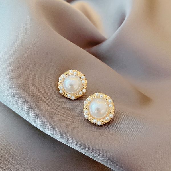 

south korea dongdaemun french pearl stud female temperament all-match earrings 2021 new retro baroque earrings, Golden;silver