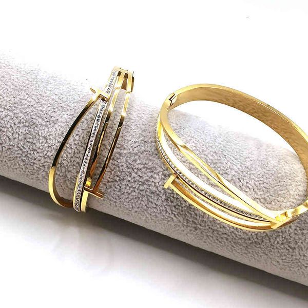 

designer t-shaped bracelet letter diamond inlaid gold bracelet female fashion buckle light luxury t-home irregular c home, Black