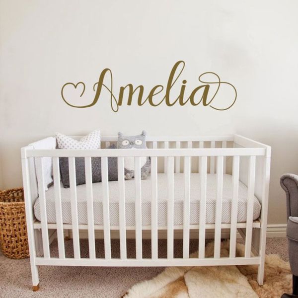 67 20 cm Scritta in vinile Nome Decalcomania Semplici Decalcomanie personalizzate Baby Girl Nursery Wall Stickers Sfondi personalizzati LC1776 220607